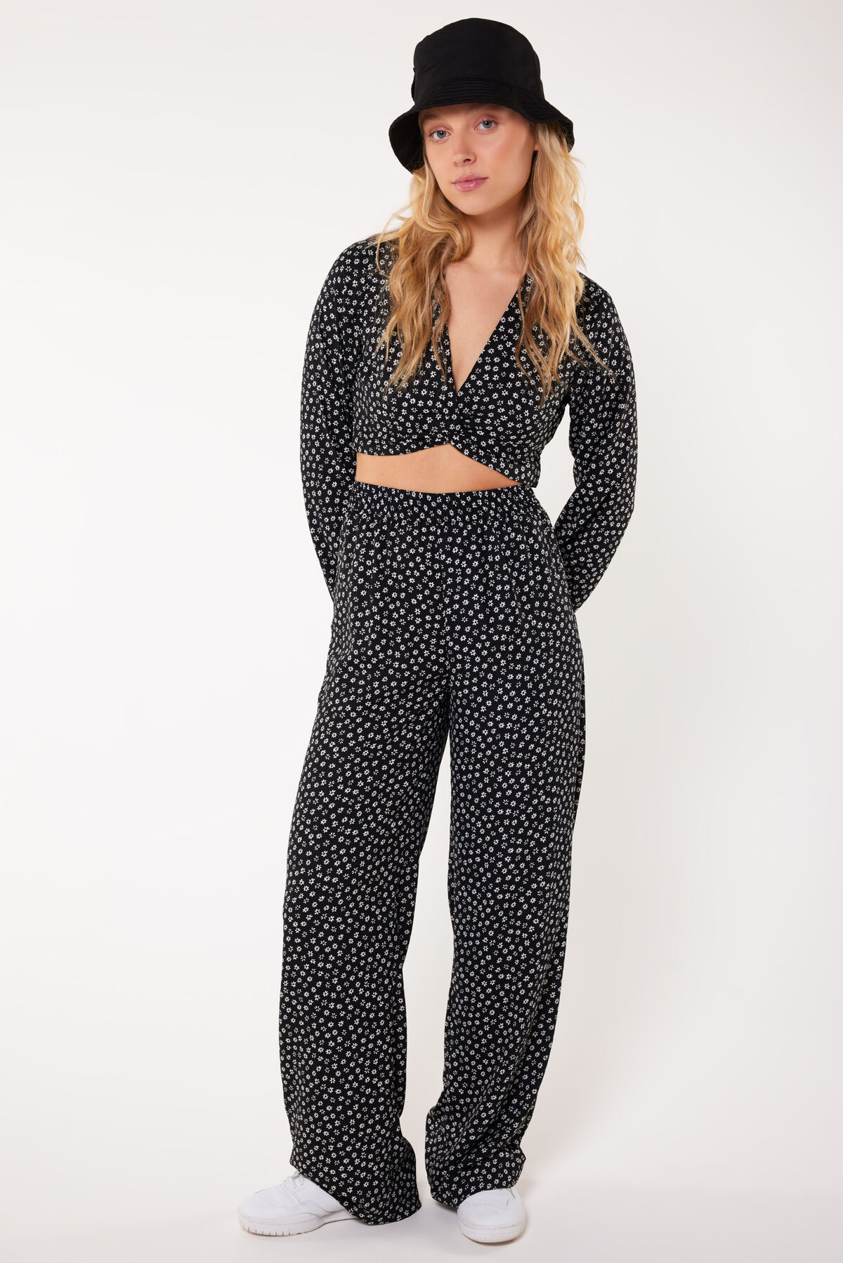 Trousers Pixie image number 1