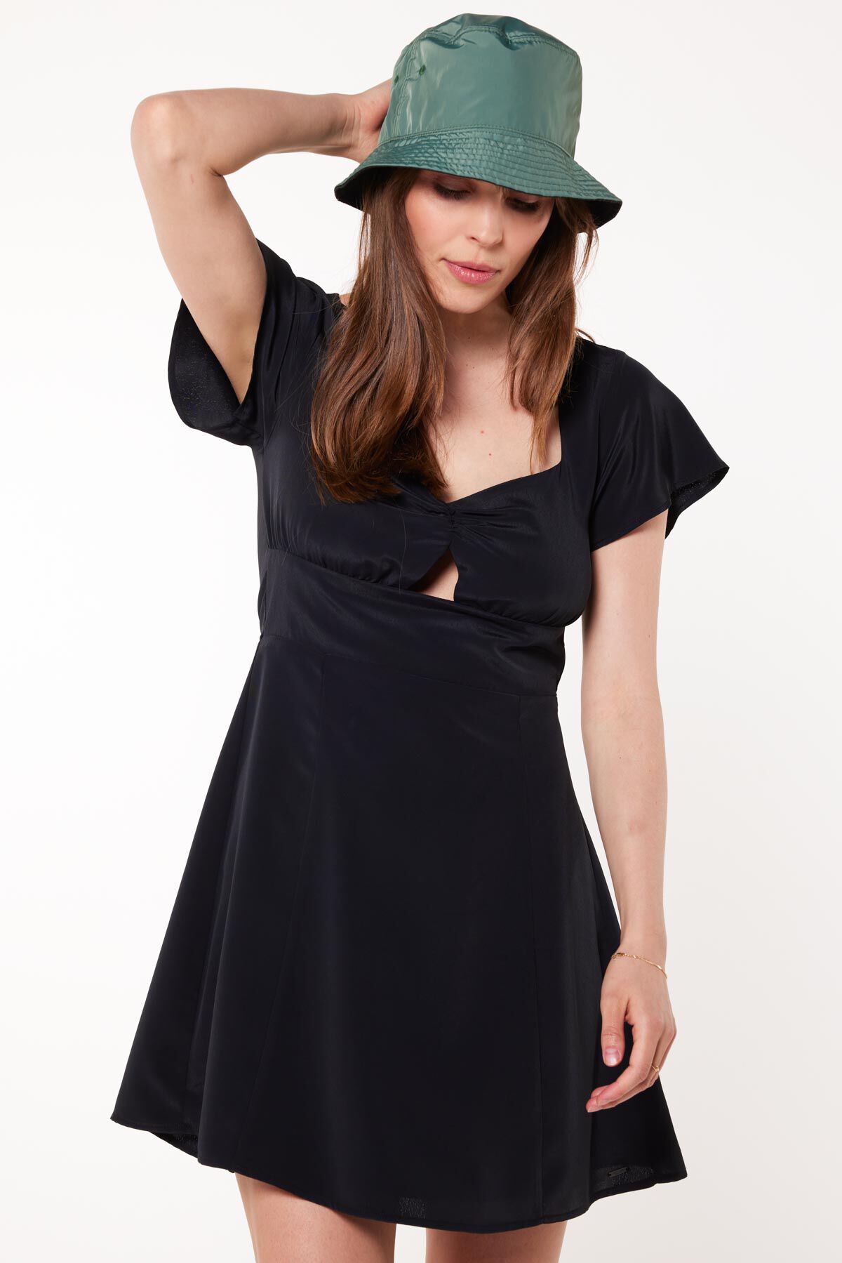 Robe Dawn image number 0