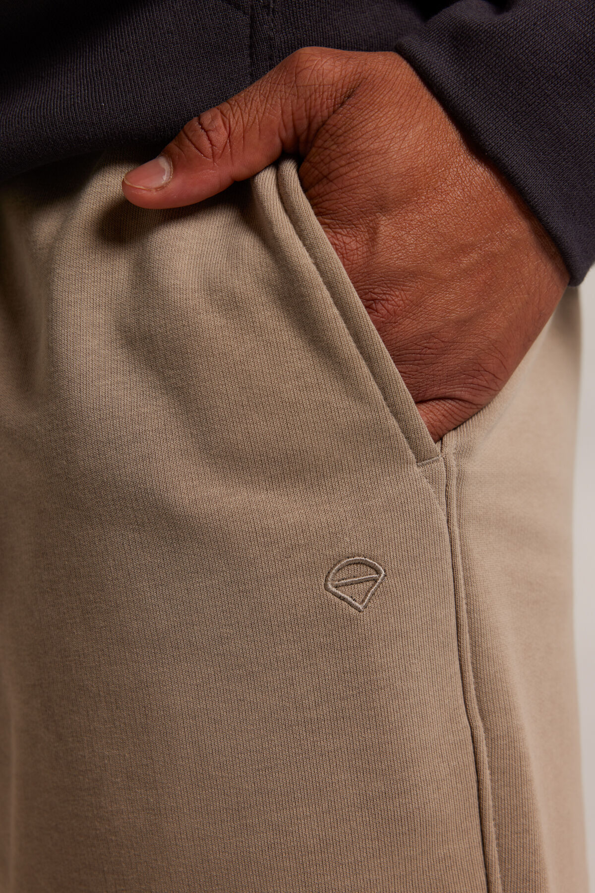 Sweat short Sevan image number 3