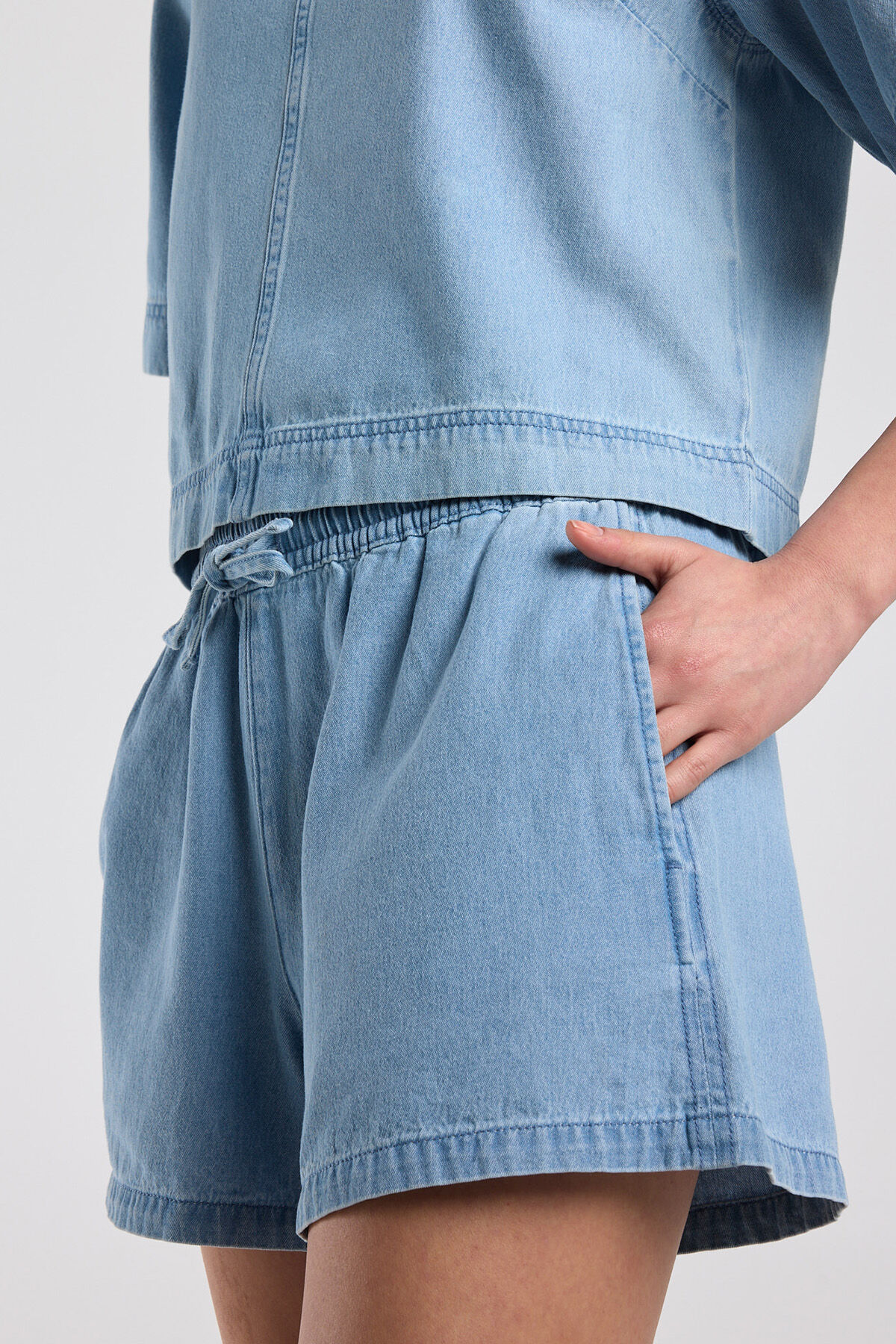 Naomi image number 3