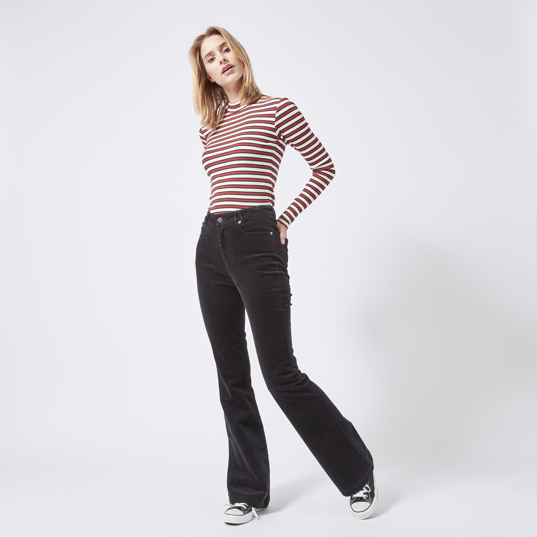 مجموع إعلان تخصص zwarte flared jeans - kiki-coco.com