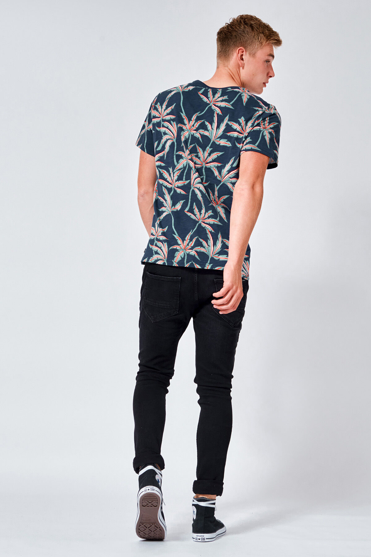 T-shirt Elgin flowers image number 2