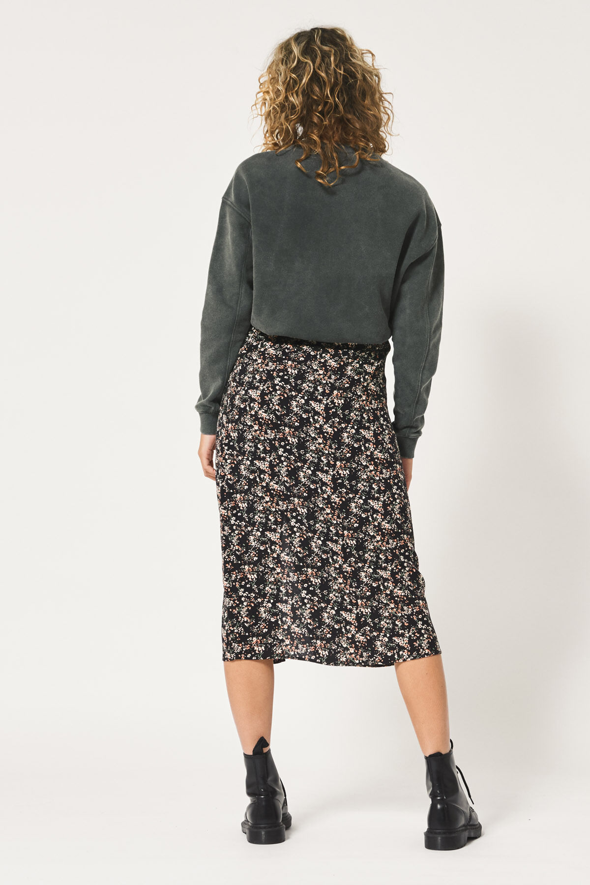 Skirt Rise image number 2