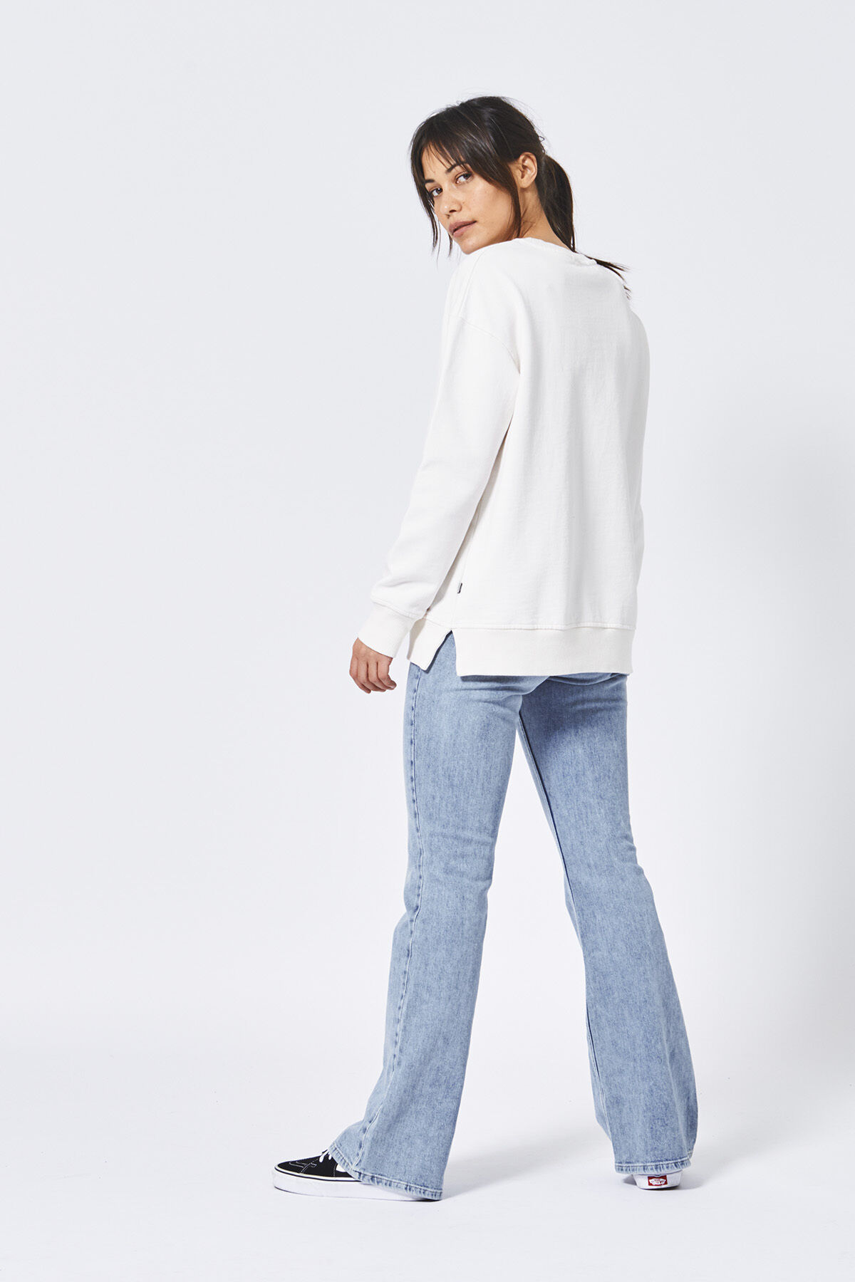 Sweater San image number 2