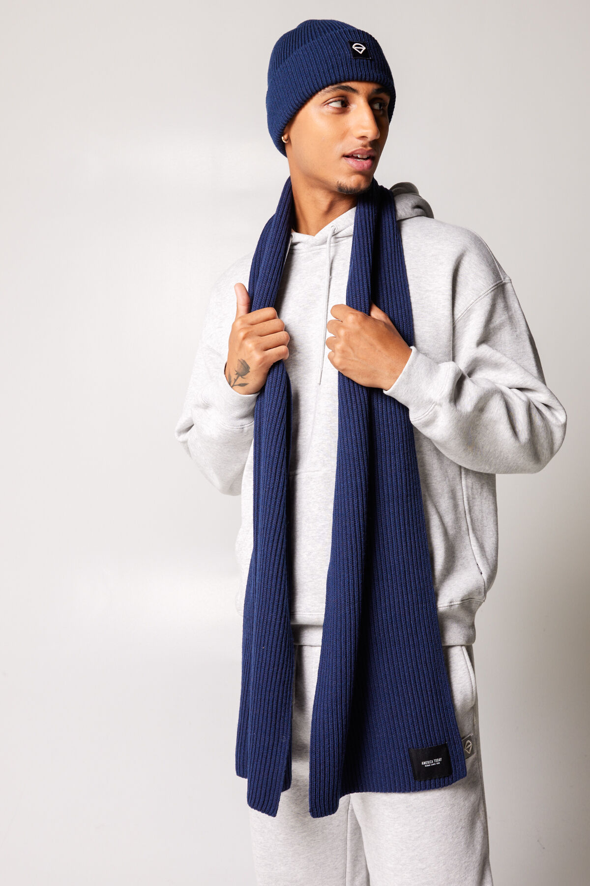 Scarf Alec image number 0