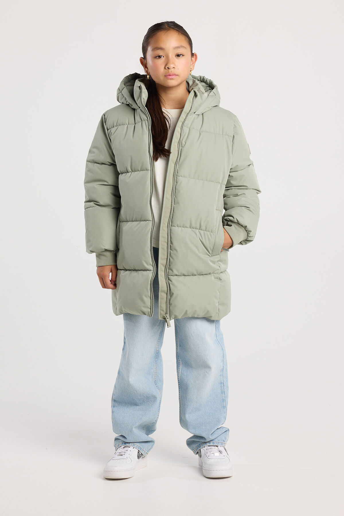 June jr image number 1