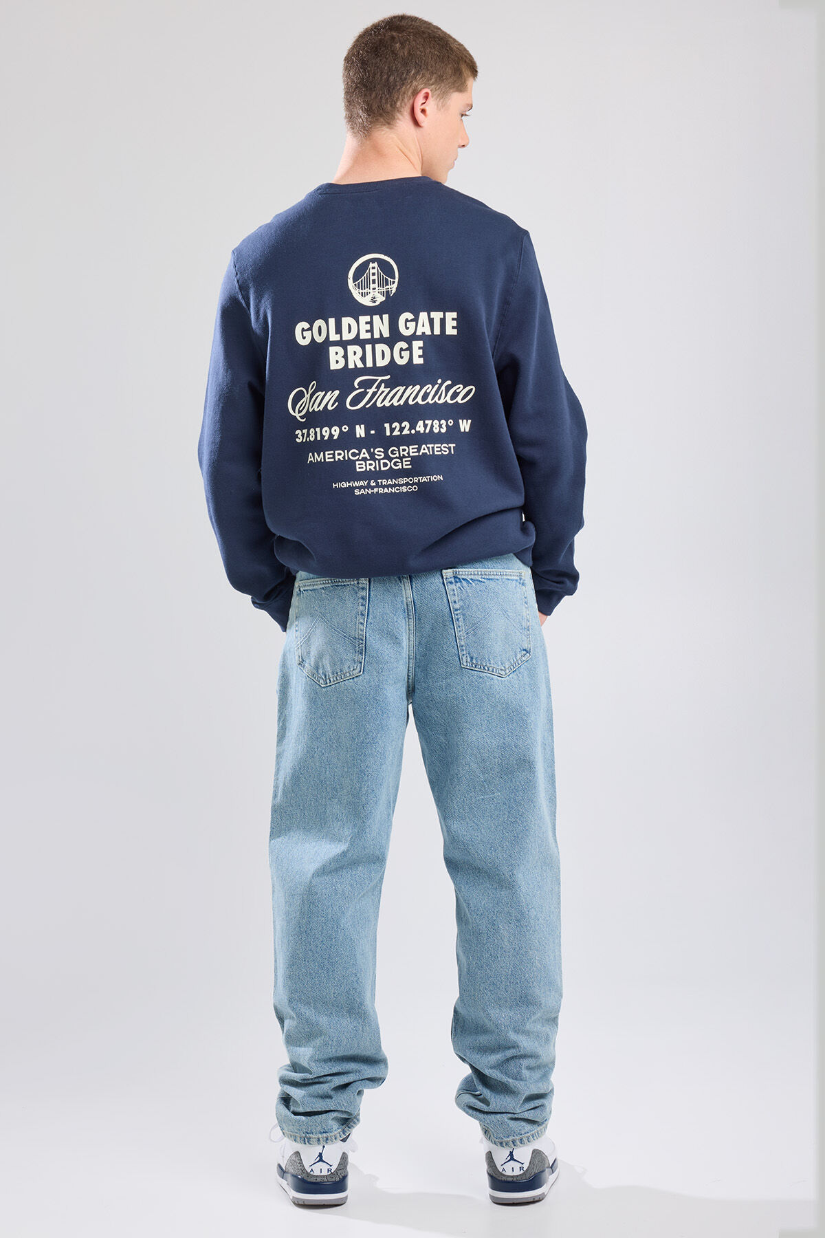 Sully Crew image number 2