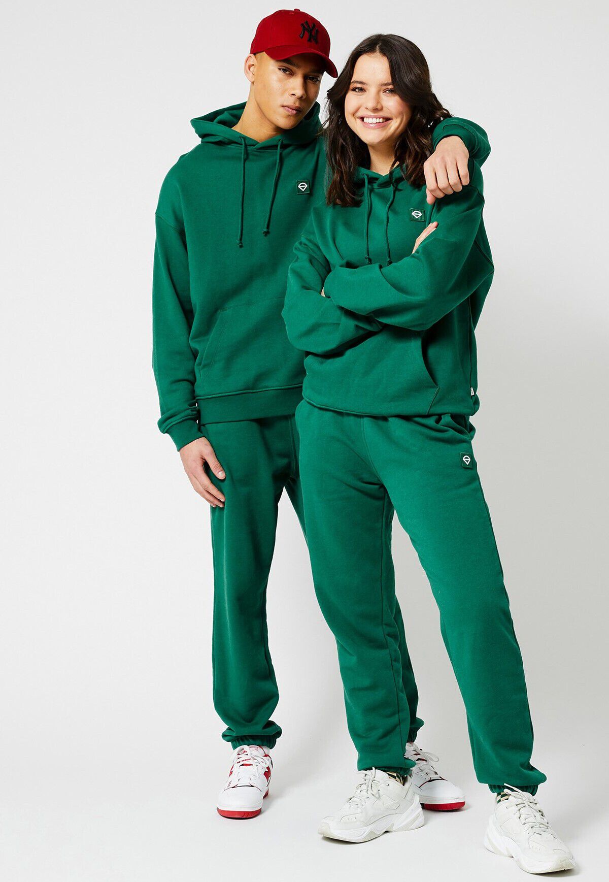 Men Jogging pants loose fit Bottle green