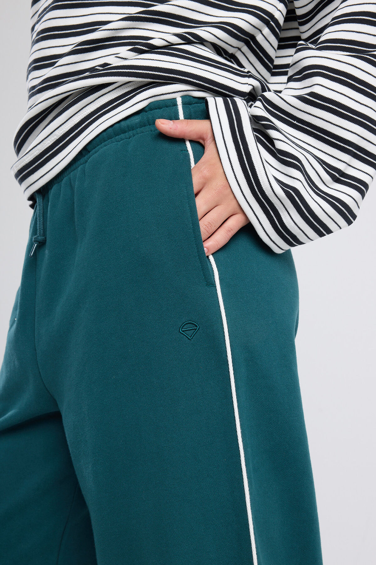 Sweatpants Clover image number 3