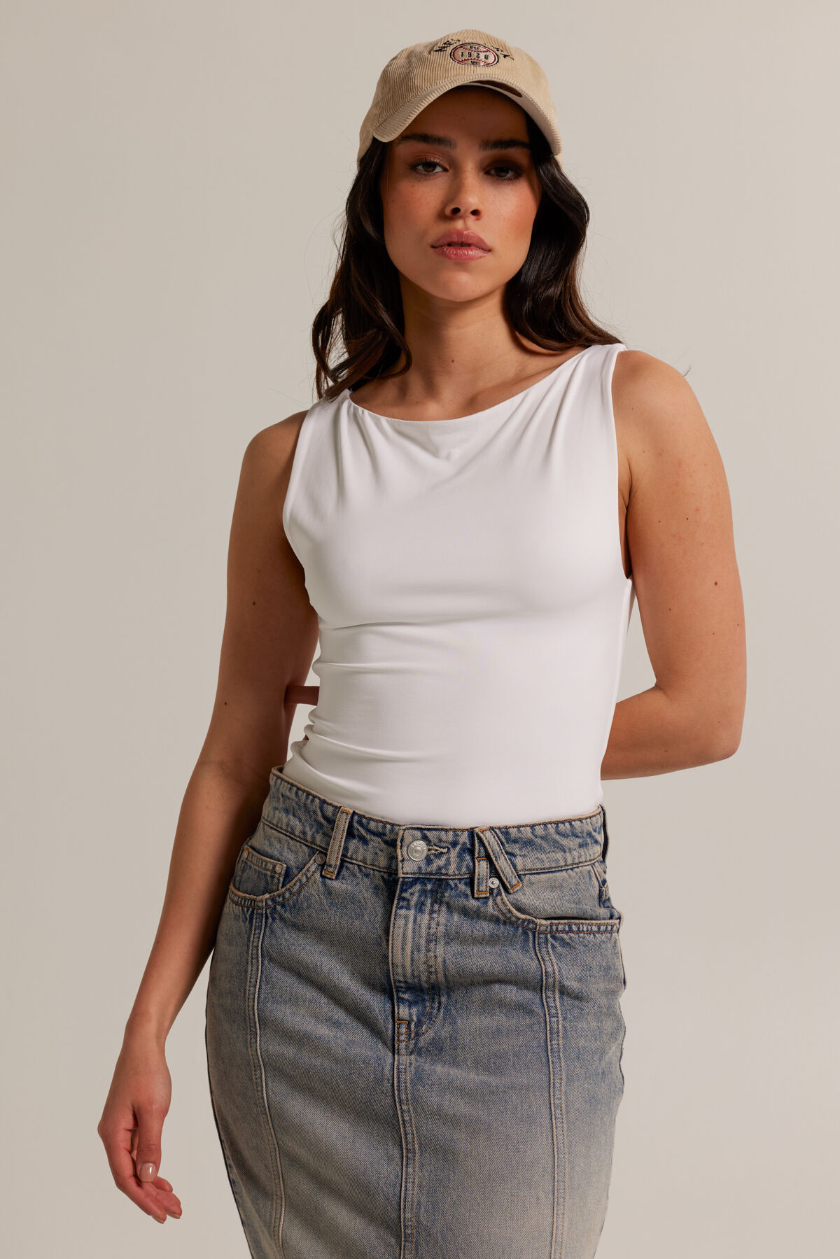 Body Genny image number 1