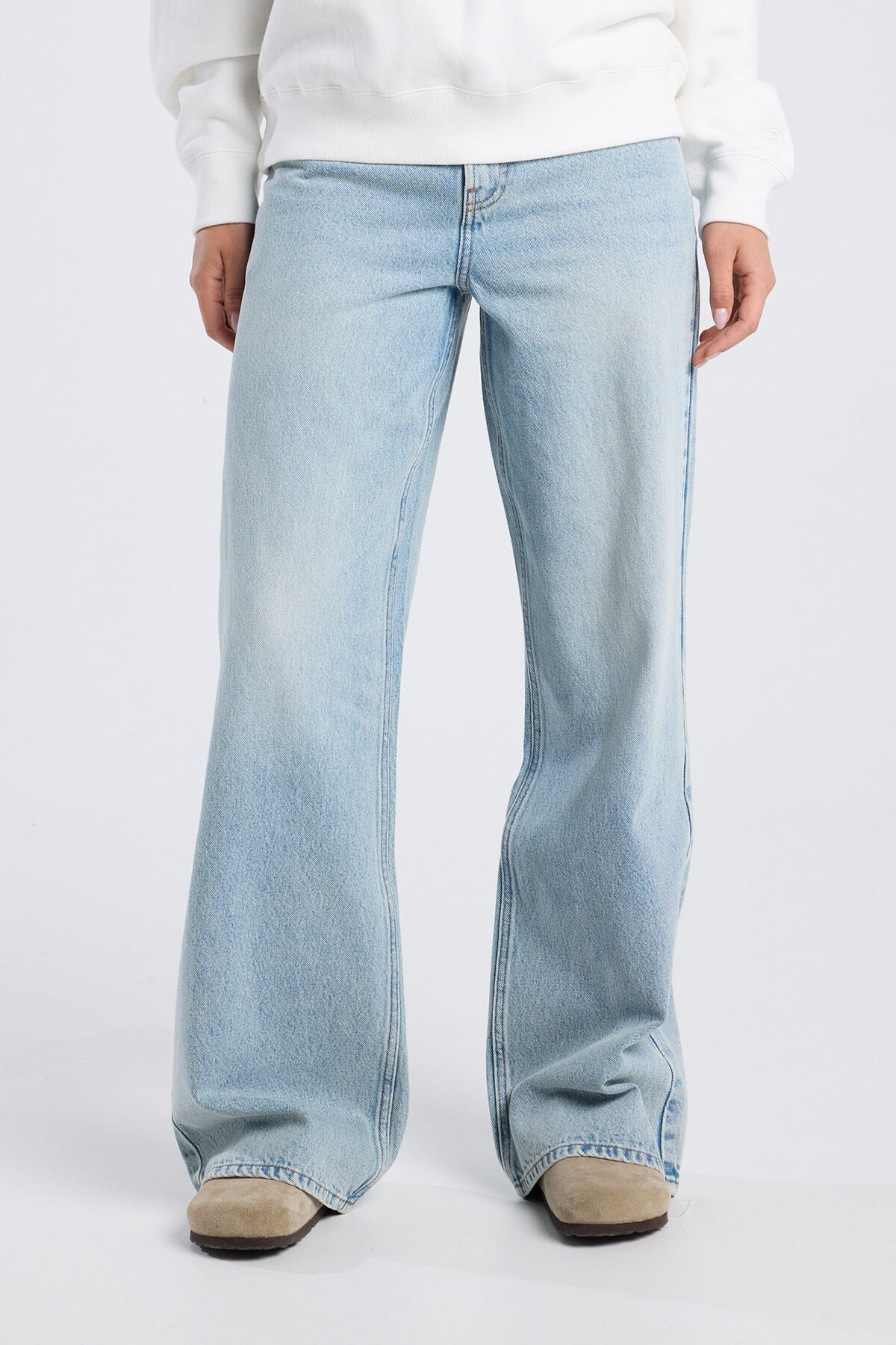 Olivia image number 0