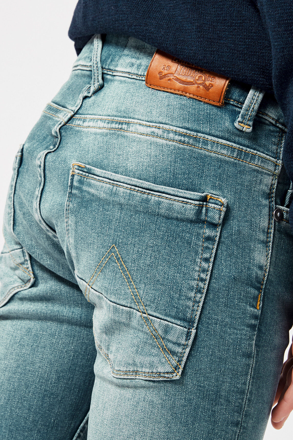 Jeans Keanu Jr image number 3