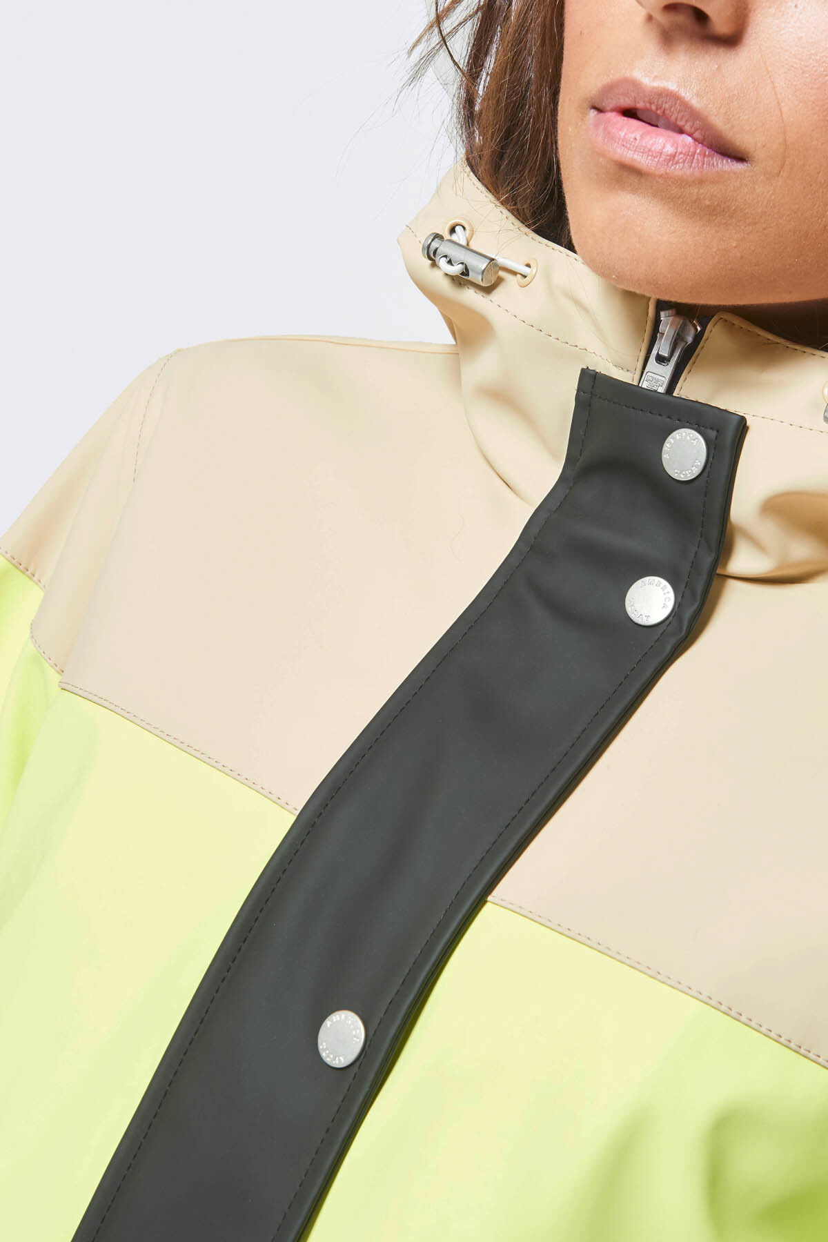 Imperm&eacute;able Janice image number 3