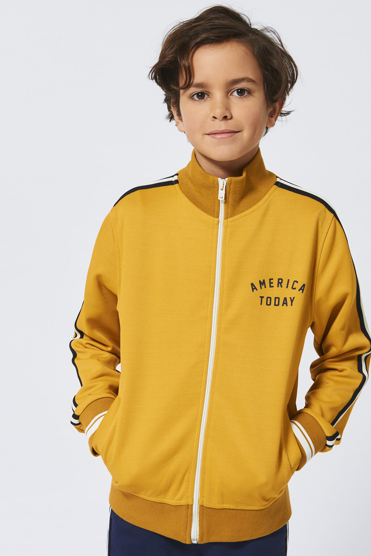 Sweatvest Sean Jr. image number 3