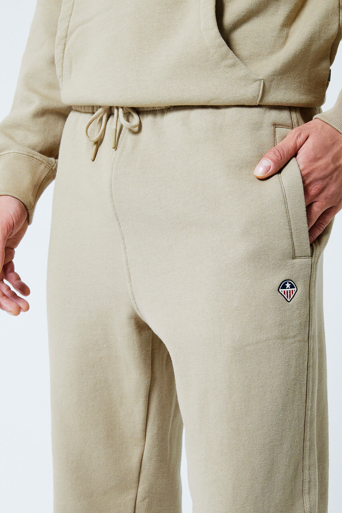 Carson image number 3