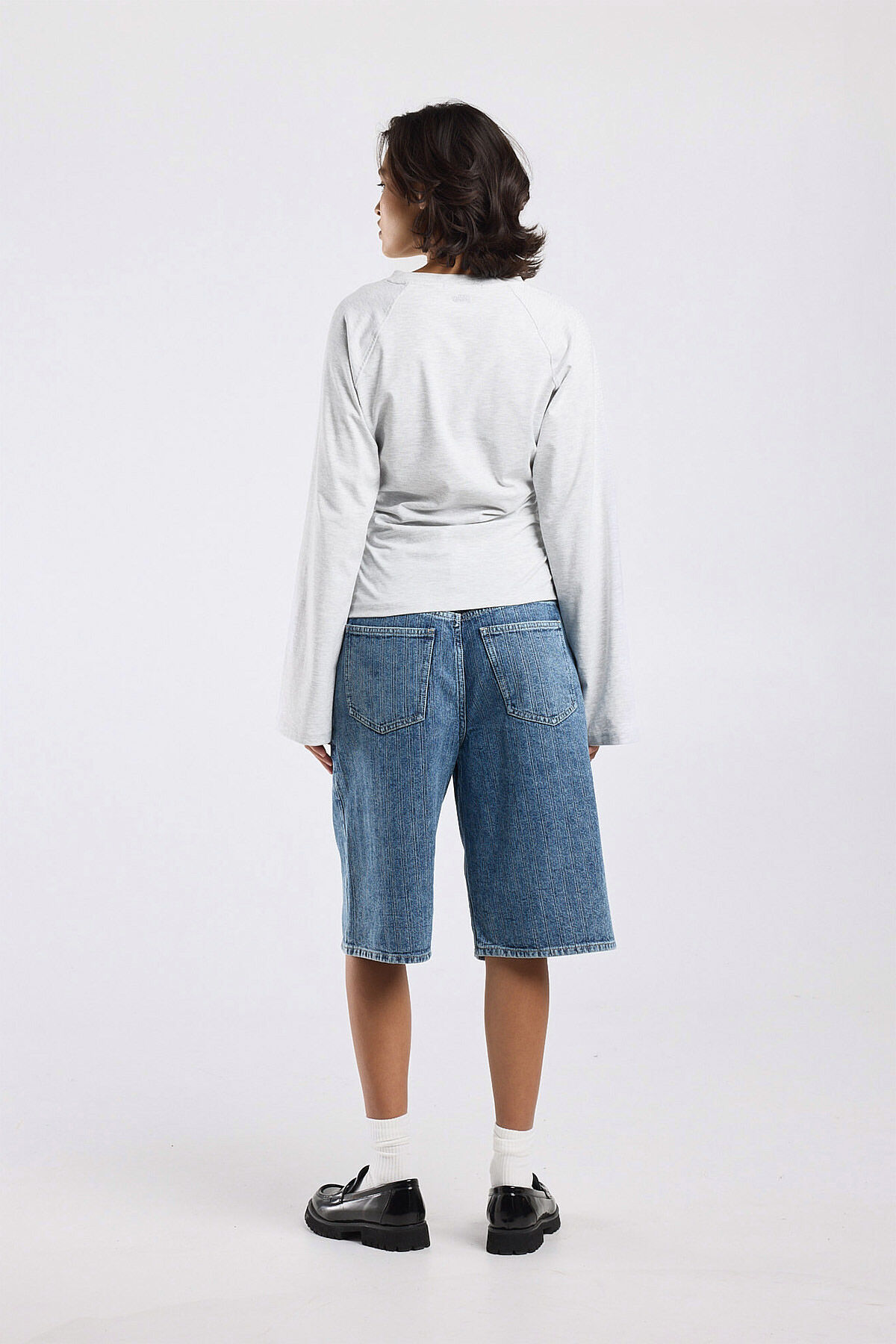 Louise image number 2