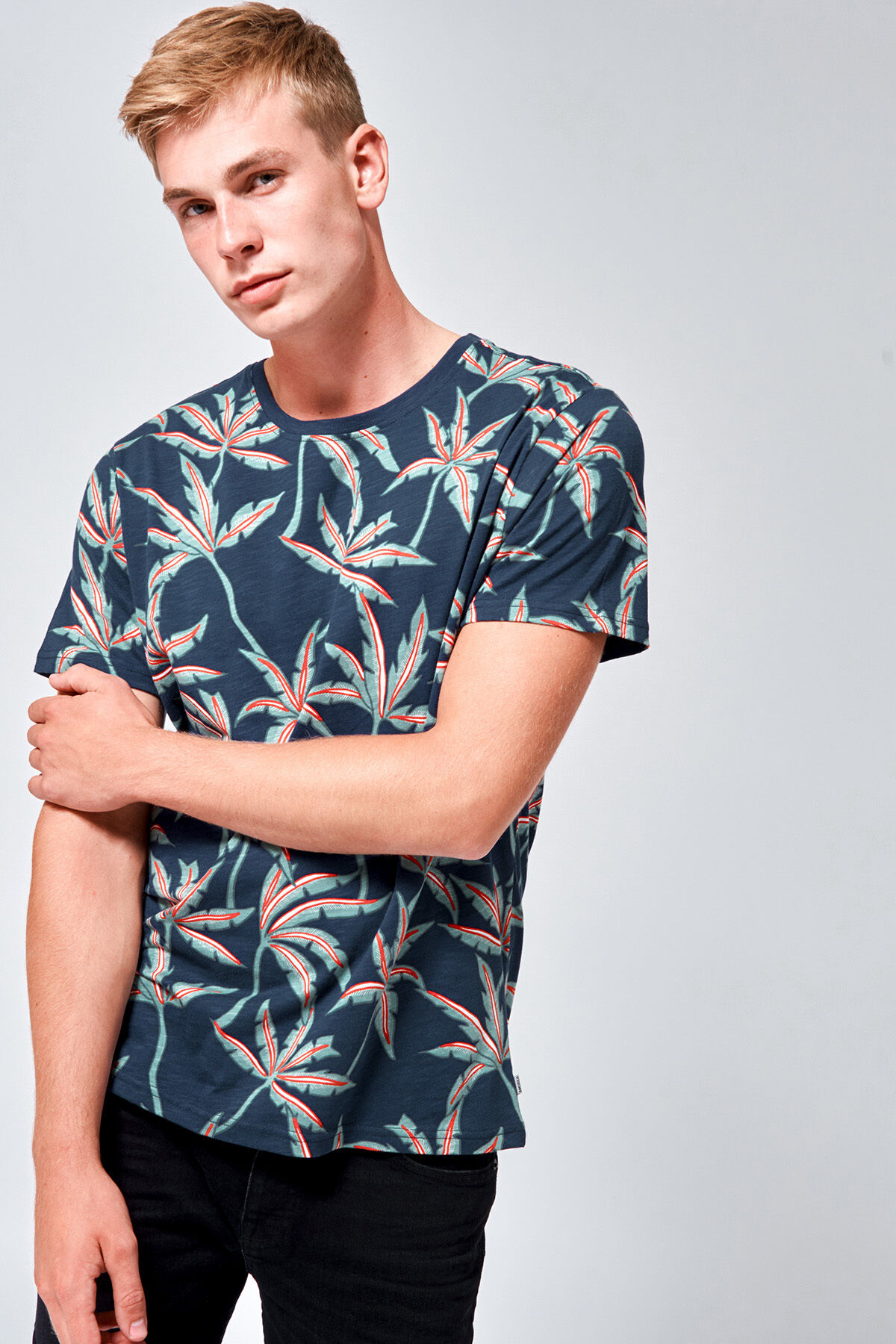 T-shirt Elgin flowers image number 0