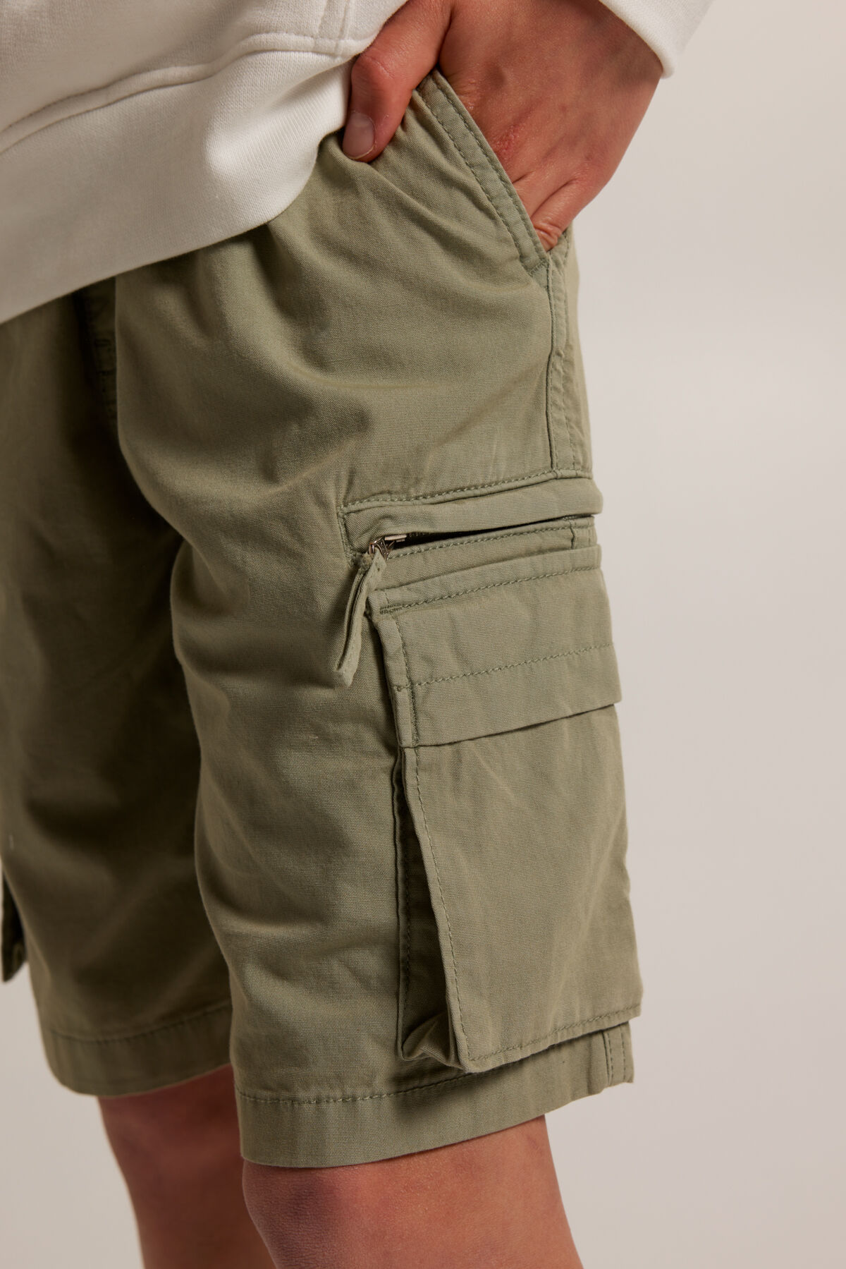 Short Nathan cargo JR image number 3