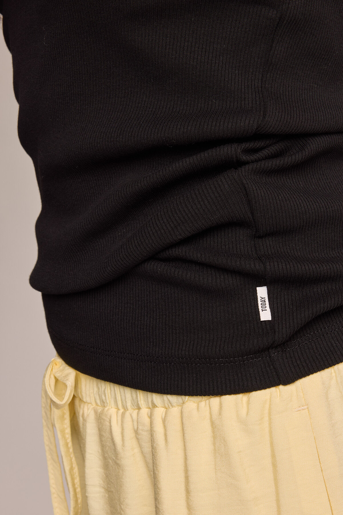 Singlet Gia image number 3