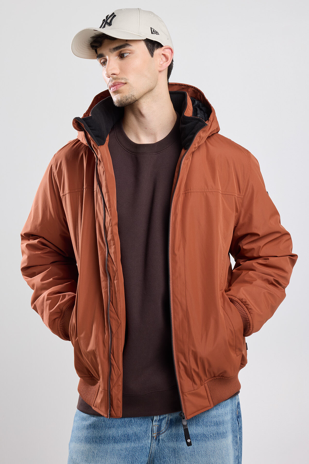 Hooded bomber jacket Justin image number 1