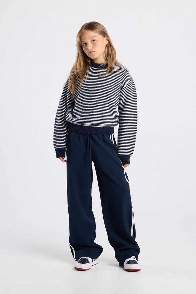 Kelly jr image number 1