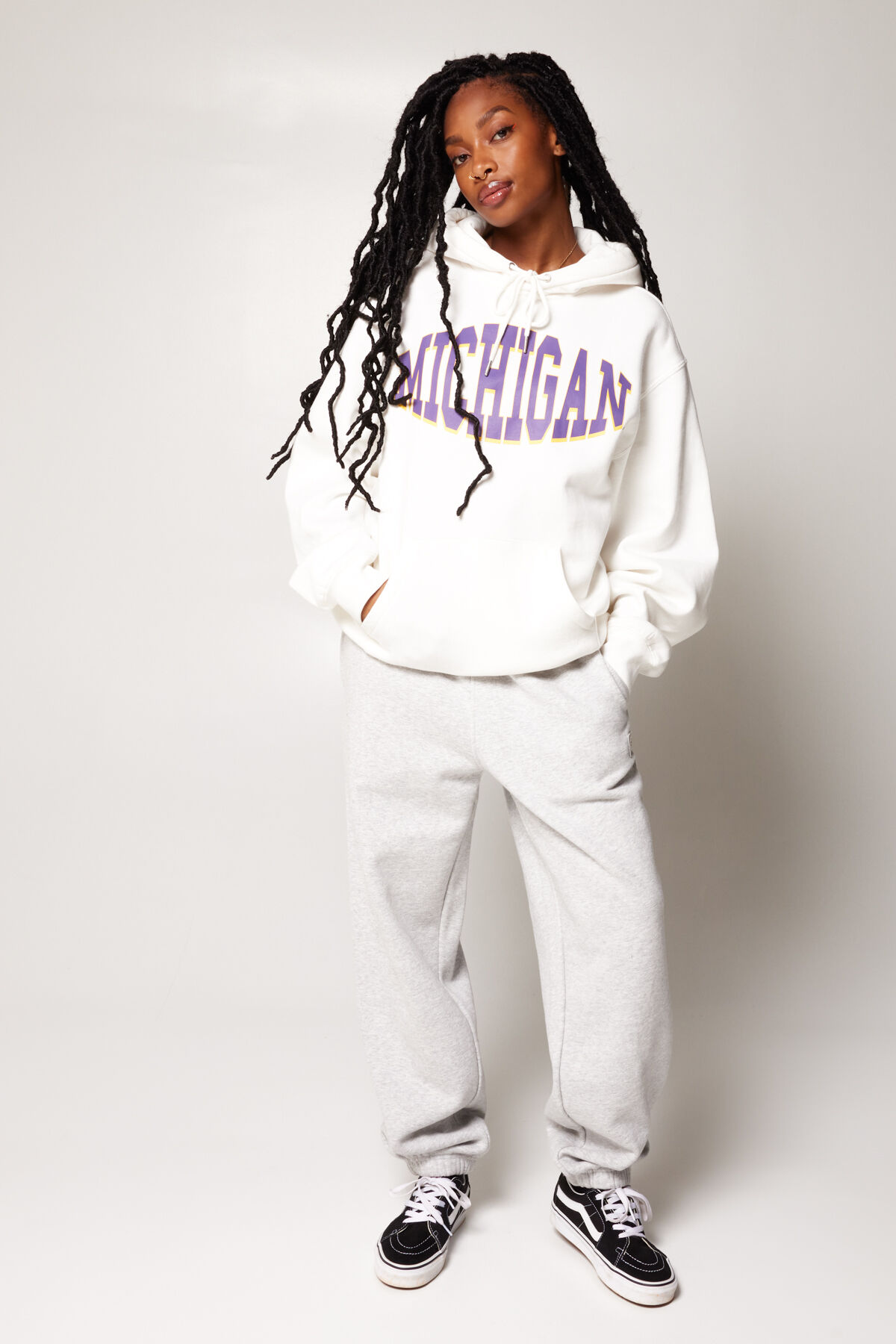 Hoodie Shae image number 6