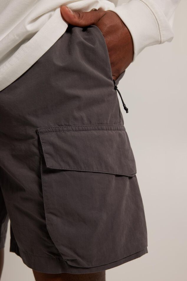 Short Nyles image number 3