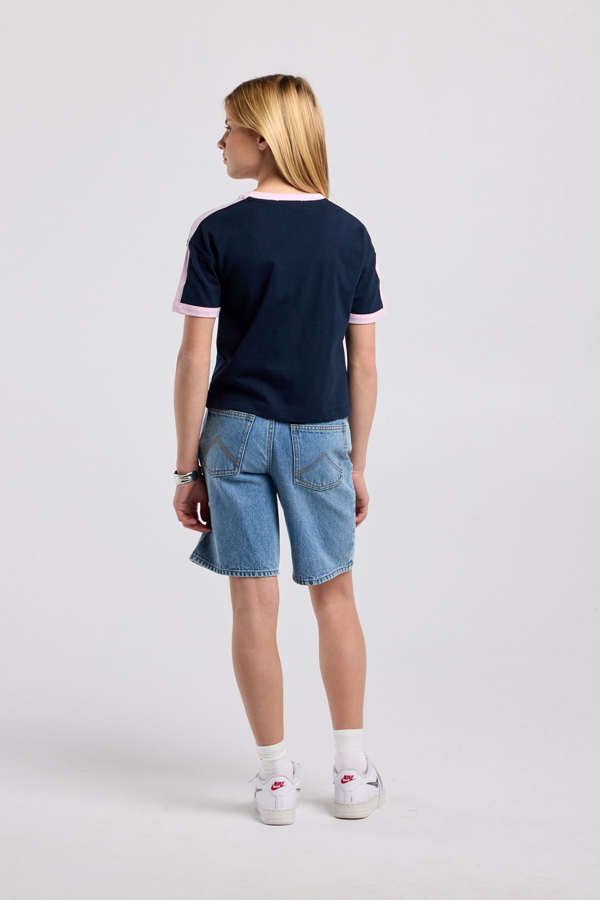 Elina Jr image number 2