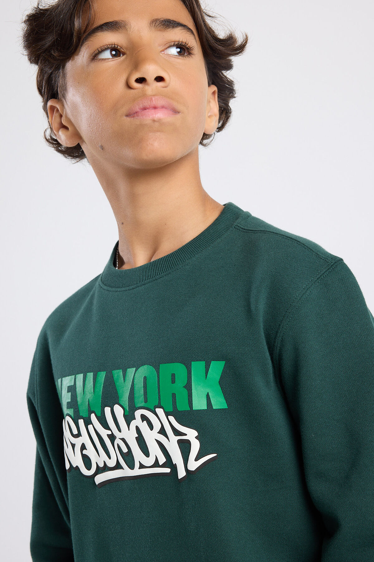 Stephan Crew JR image number 3