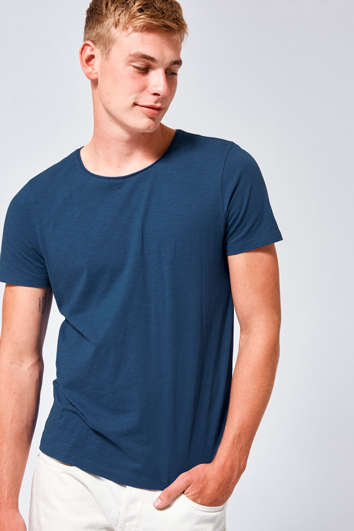 T-shirt Took image number 0