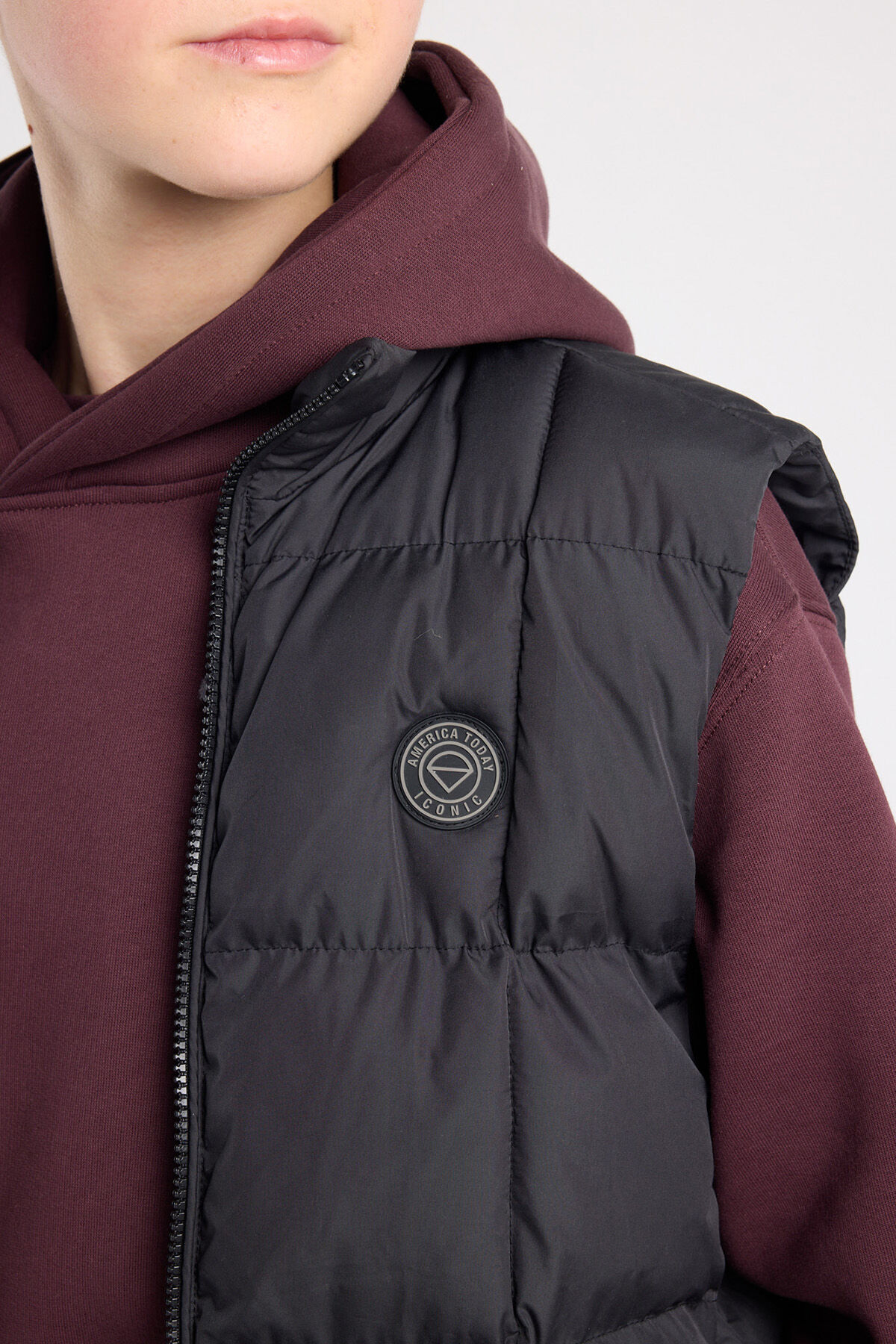 Jean JR image number 3