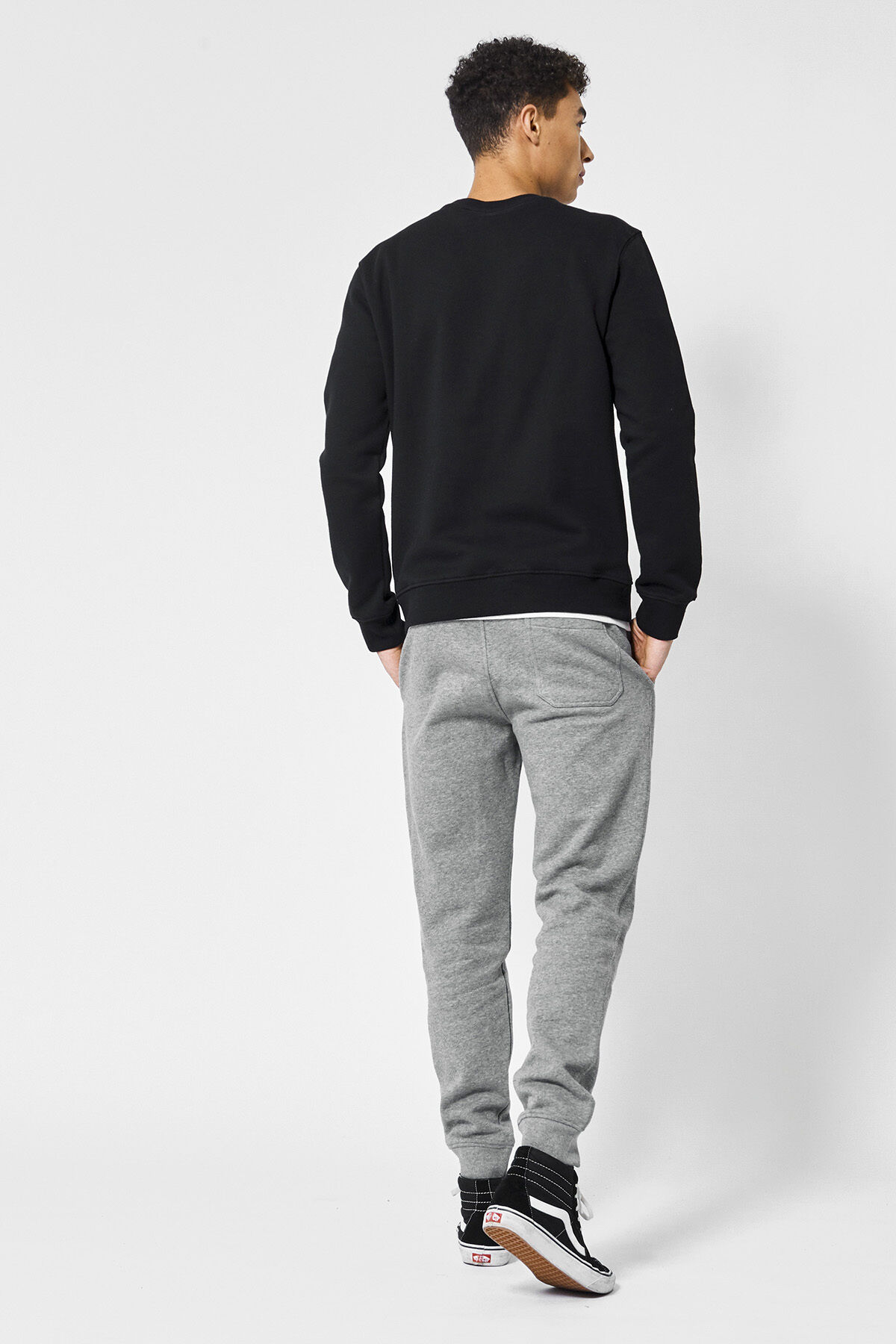 Sweater Saint image number 2