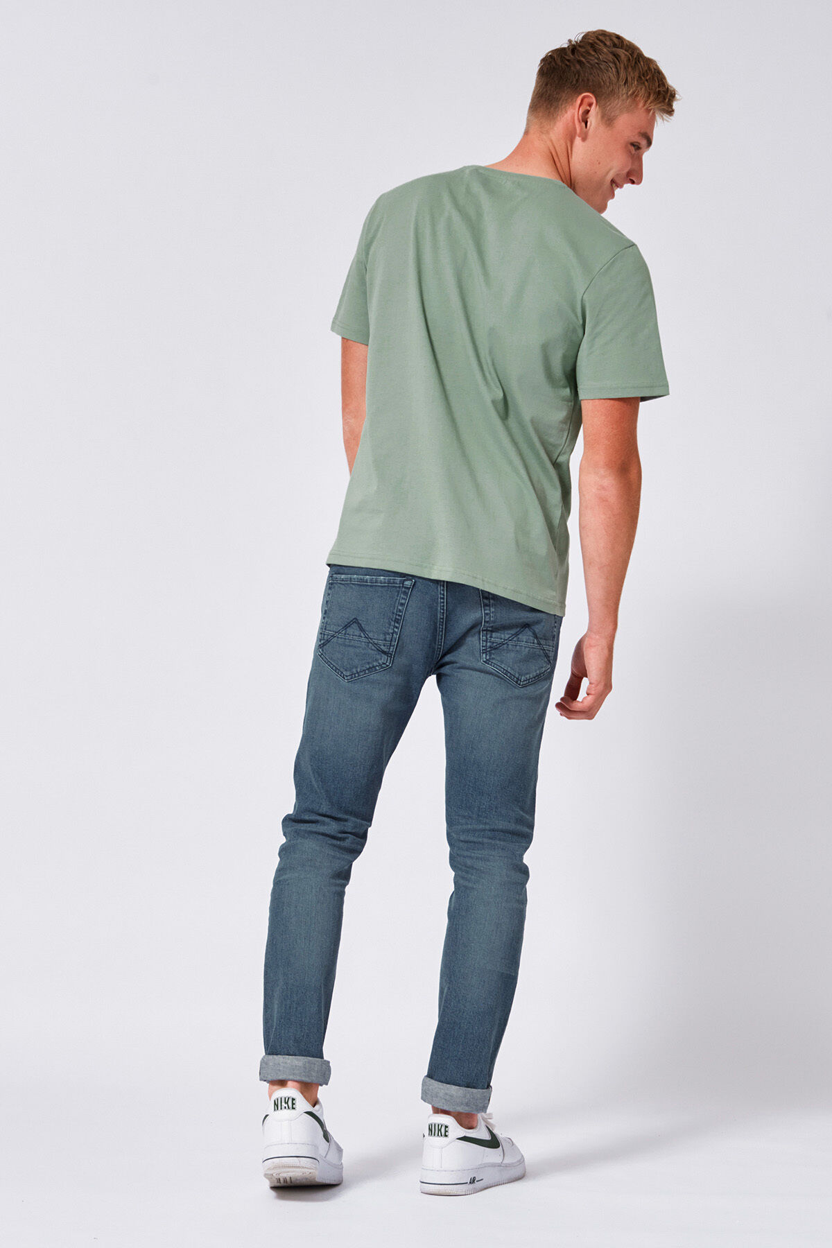 T-shirt Esai People image number 2