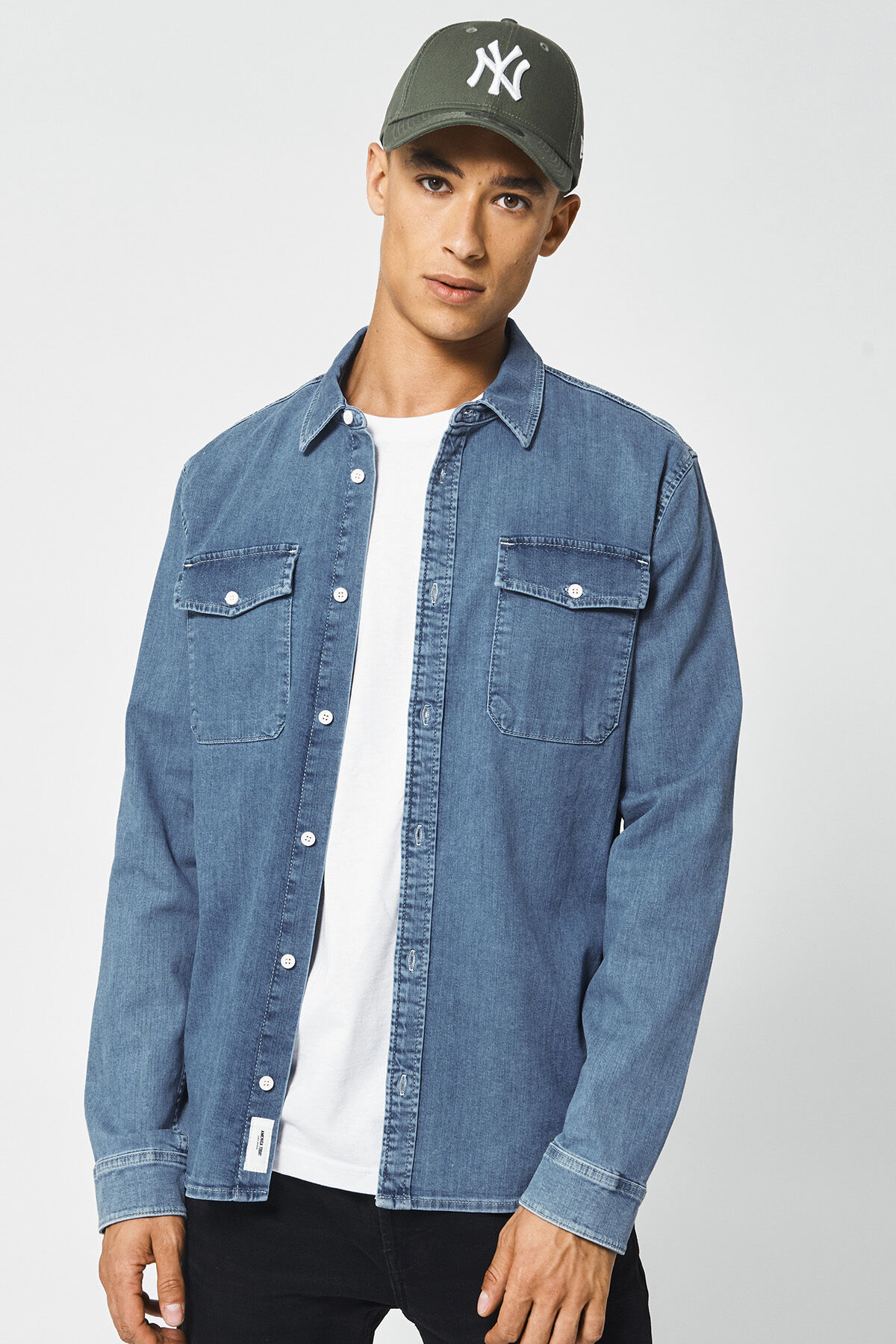 Chemise Hook image number 0