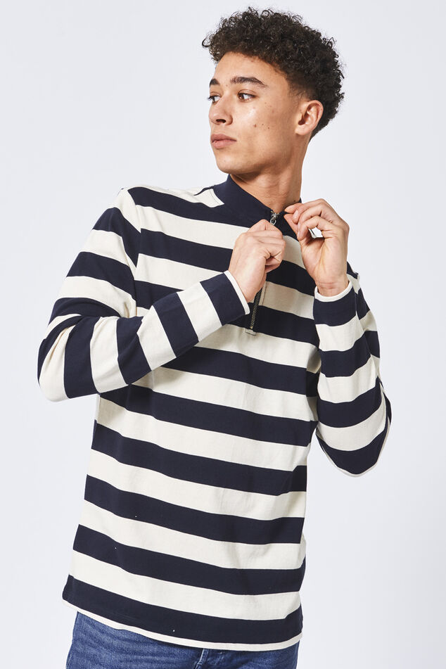 Long sleeve Levi image number 0