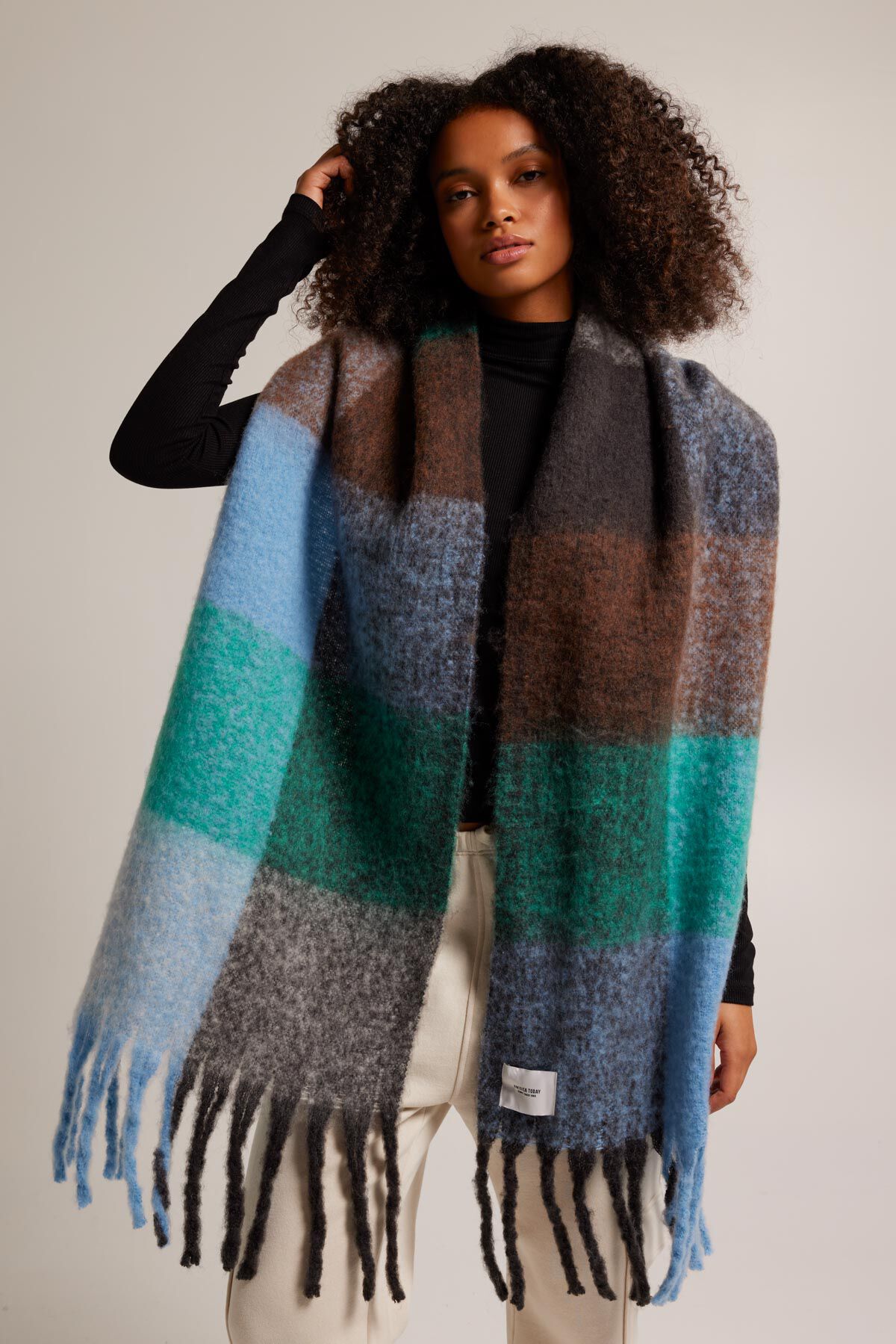 Scarf April CB image number 0