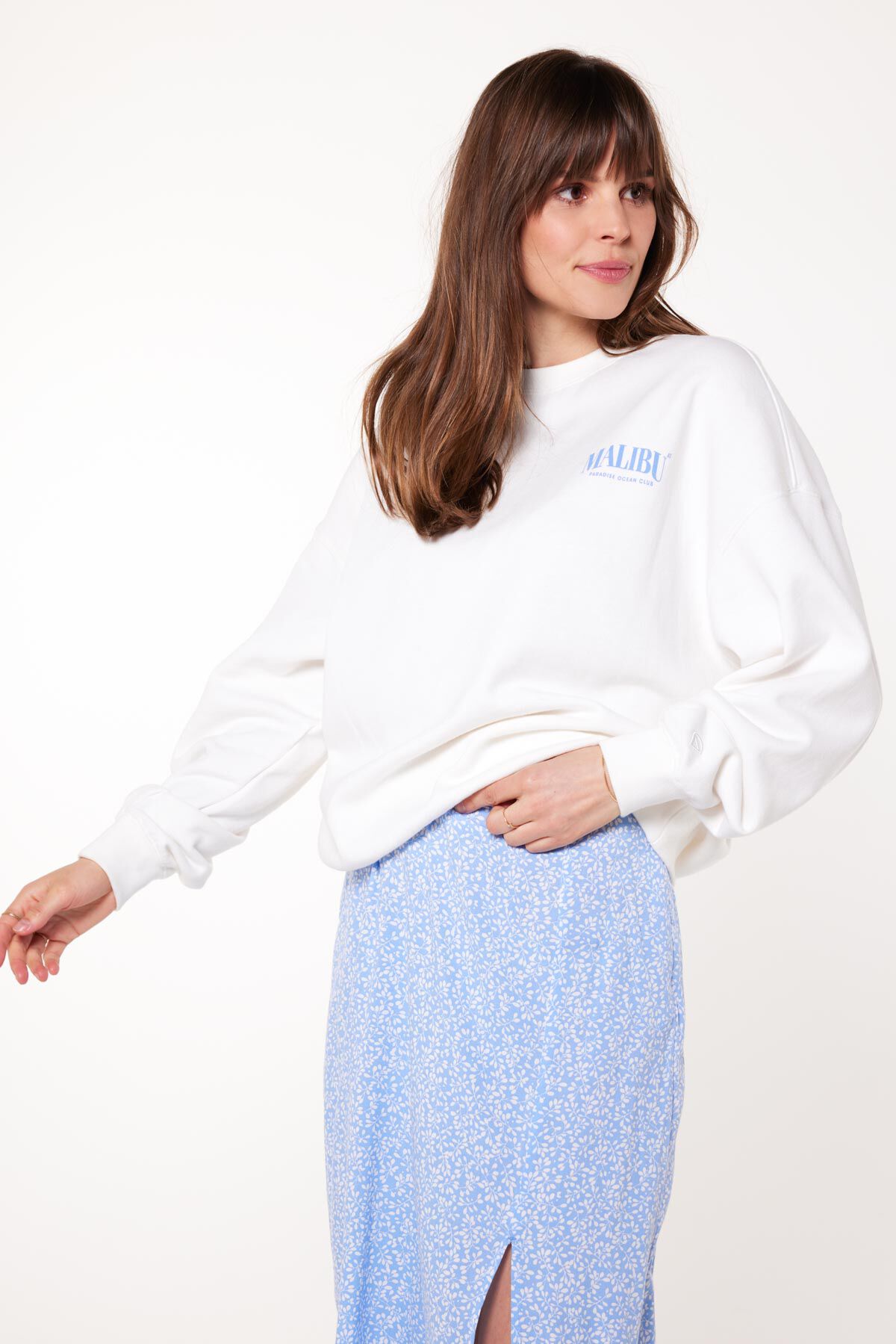 Sweat Sira crew image number 0