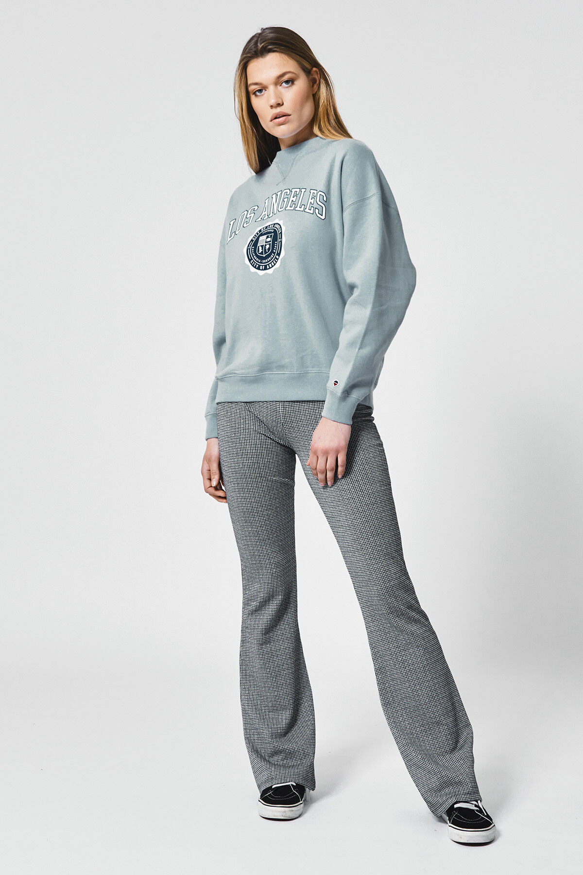 Sweater Sue image number 1