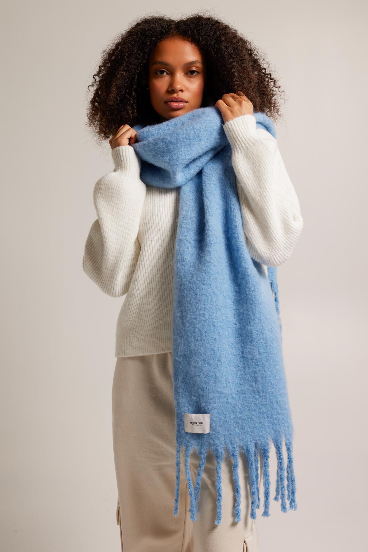 Scarf April image number 0