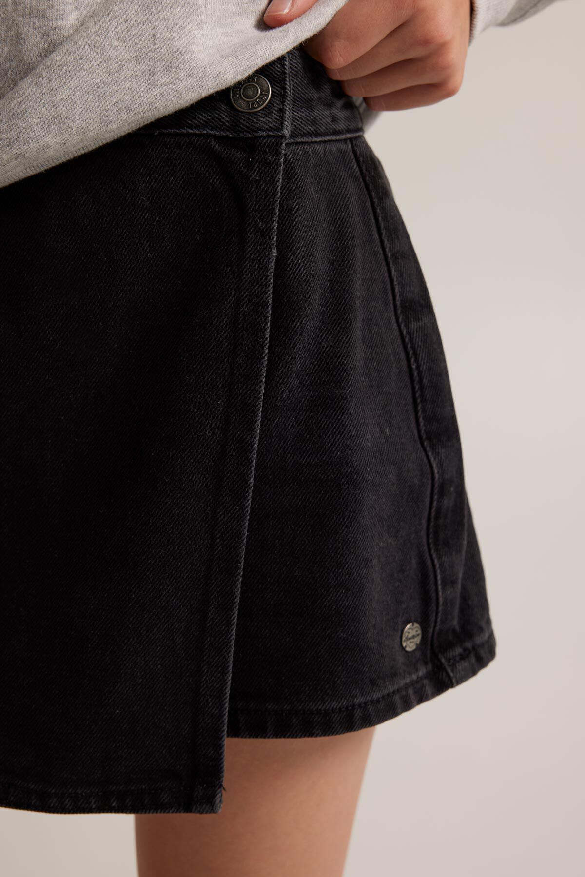 Skirt River Jr image number 3