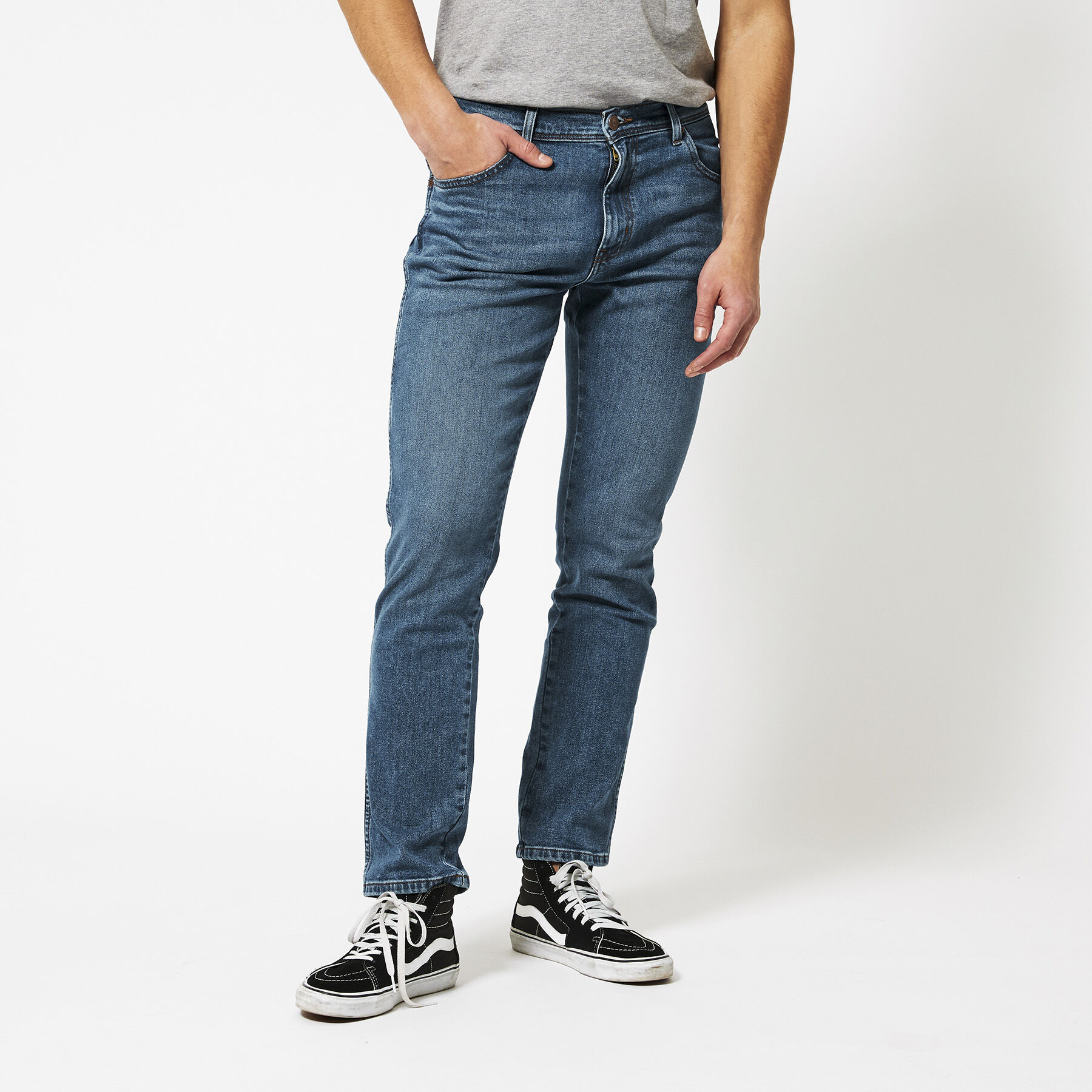 difference between lee and wrangler jeans