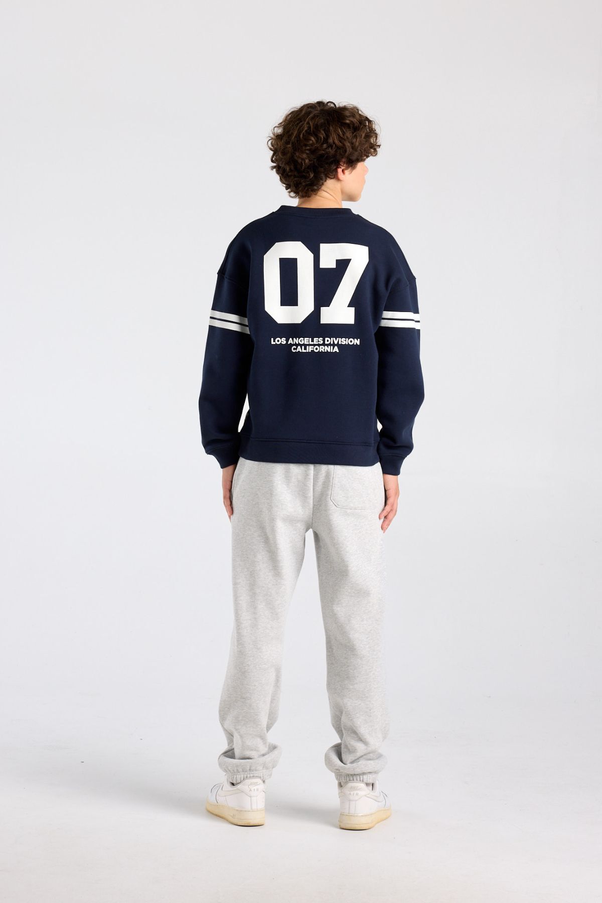 Seven Jr image number 2