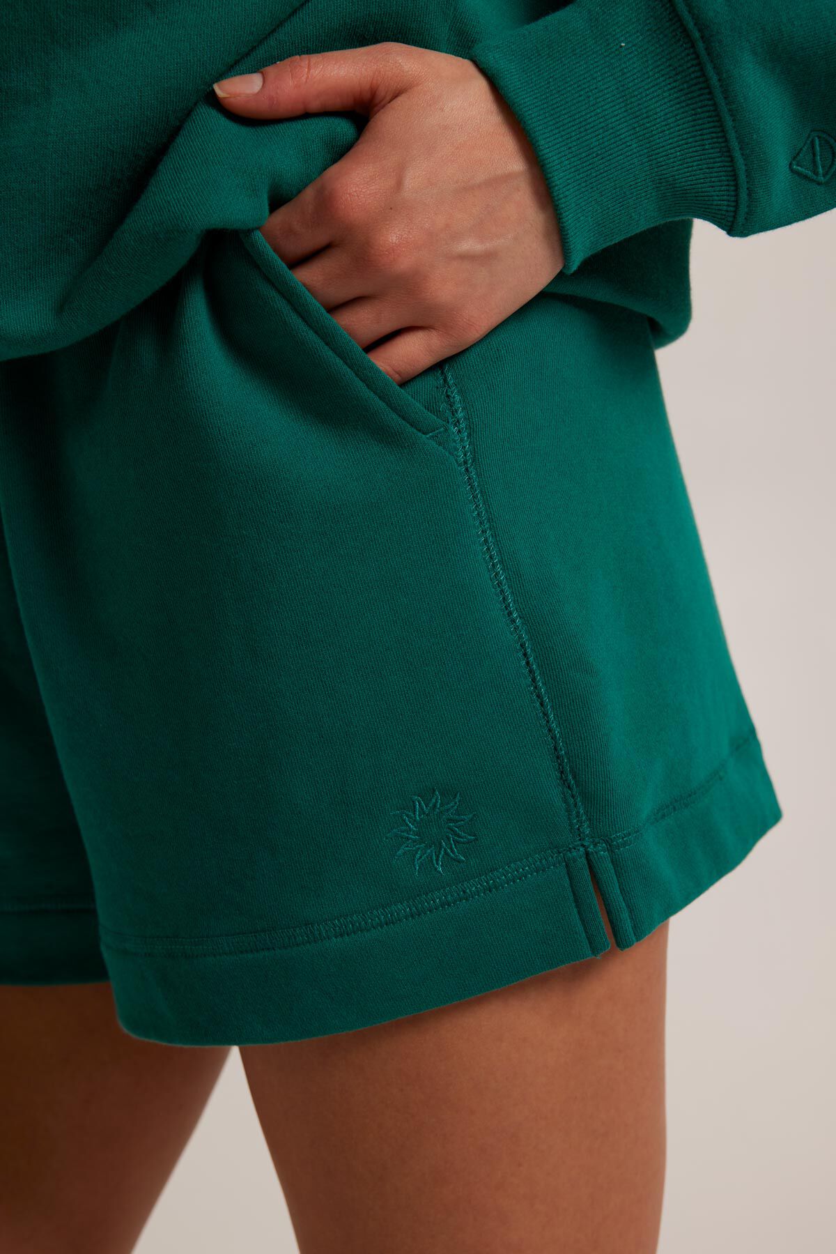 Short Noel image number 3