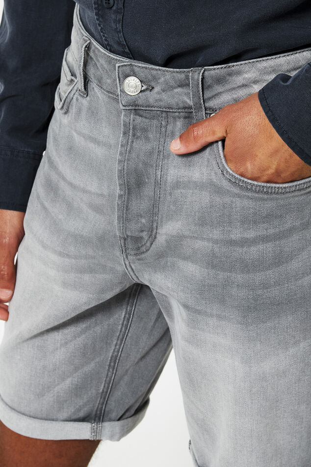 Short Robert image number 3