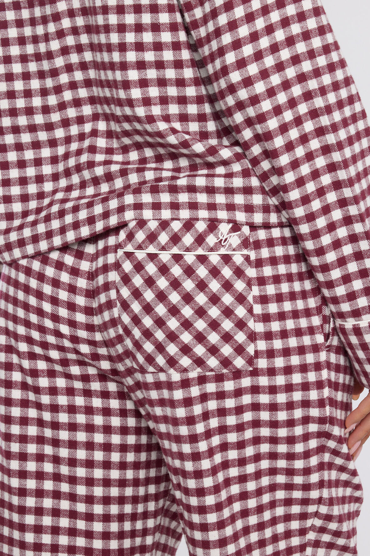 Mandy image number 3