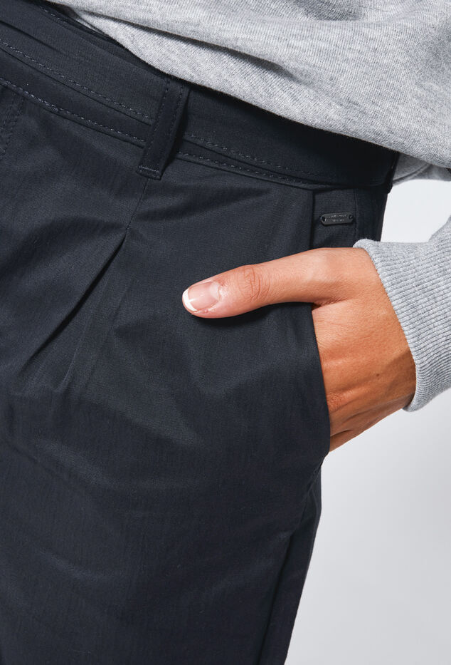 Short Nina image number 3