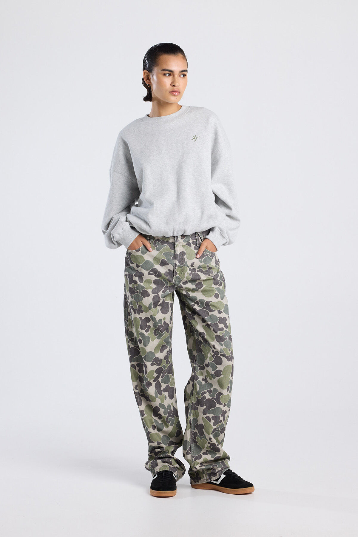 Sonia image number 1