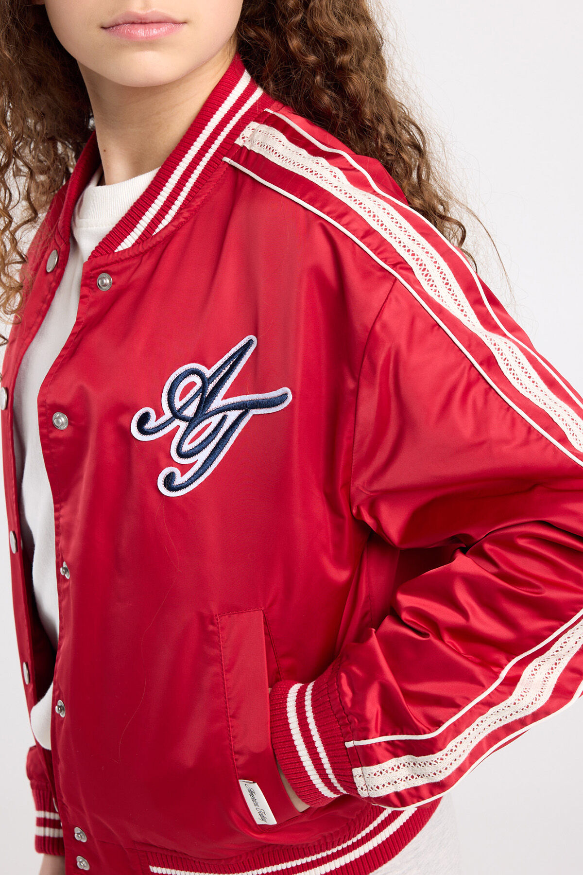 Joni jr image number 3