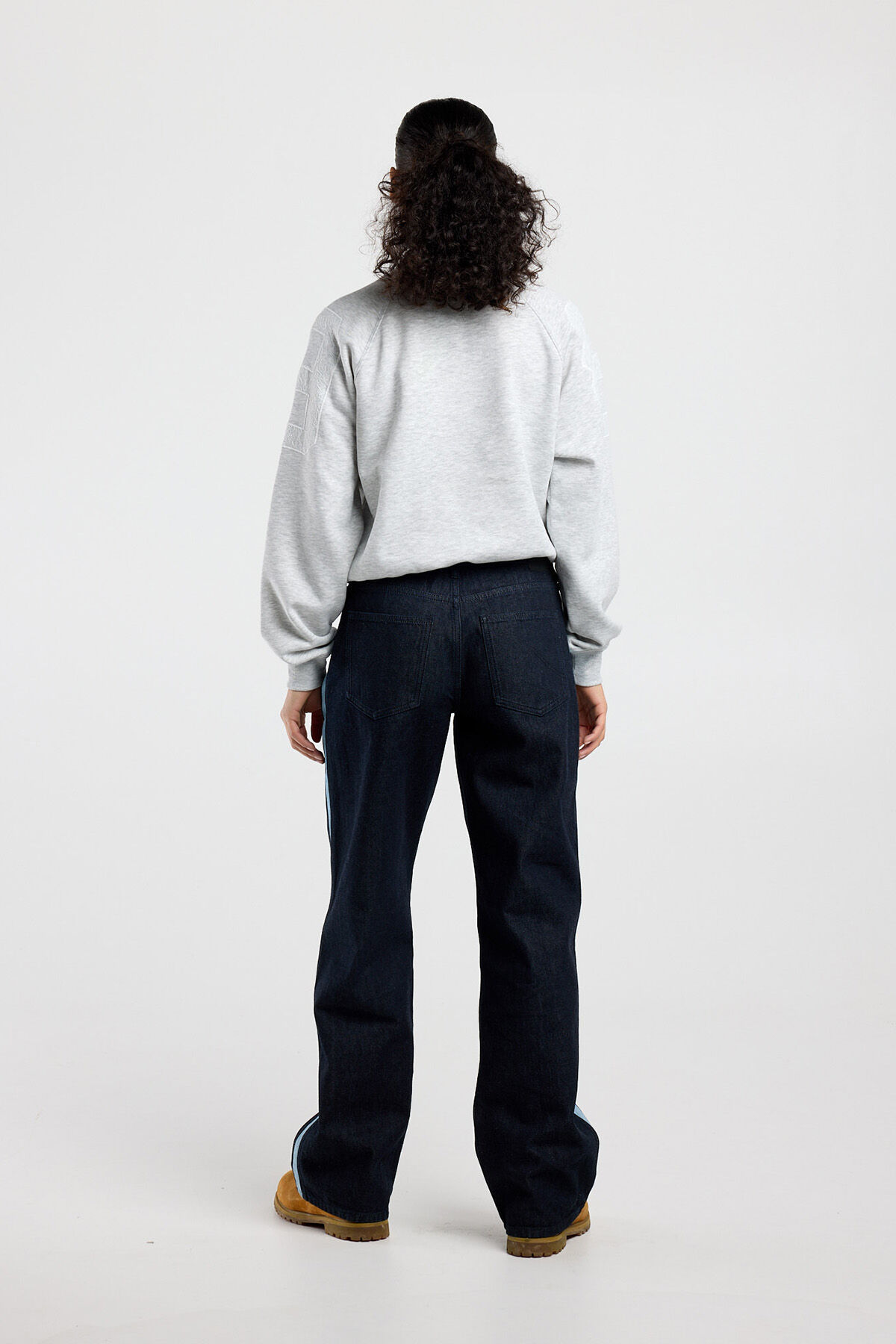 Sanny image number 2