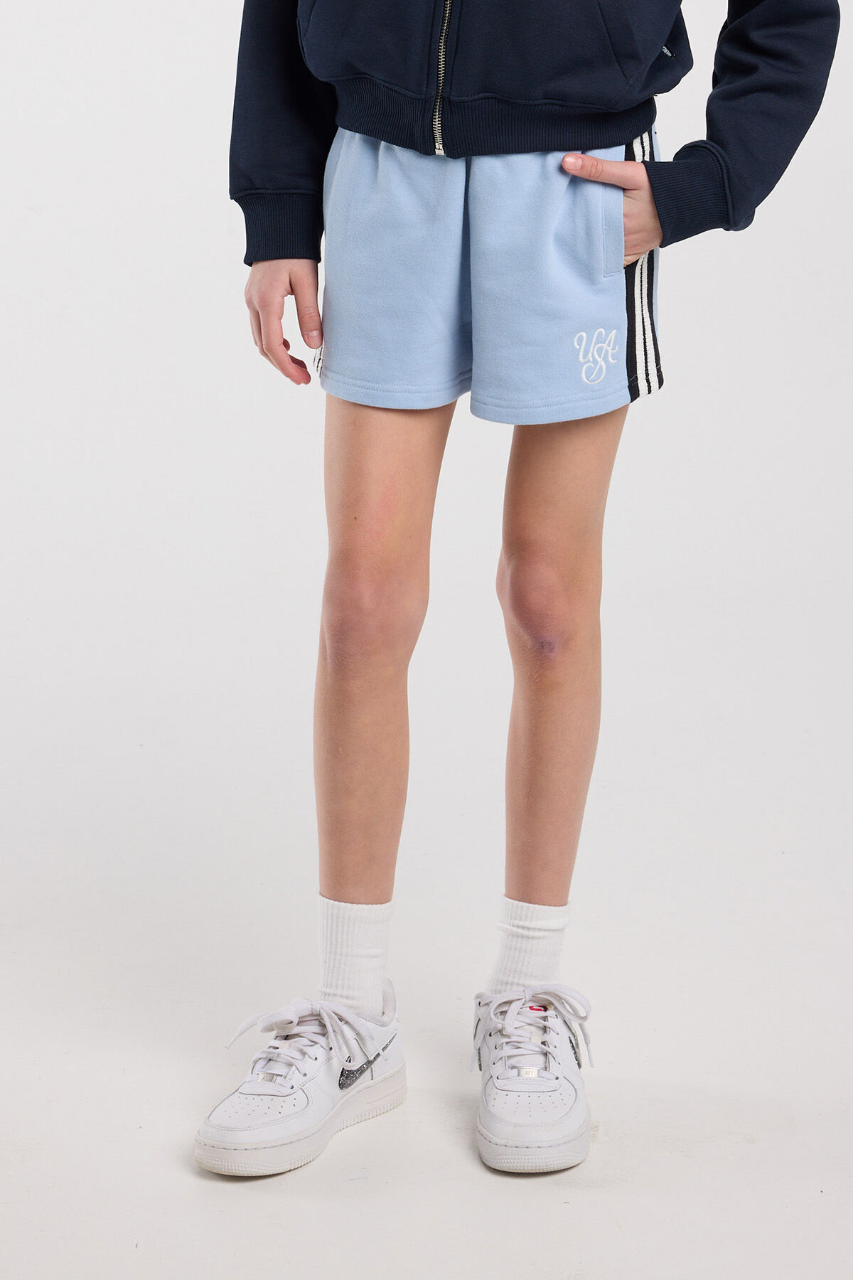 Neomie JR image number 0